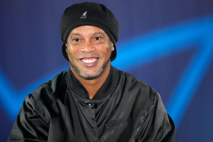 How Ronaldinho went Bankrupt? What happened to his money?